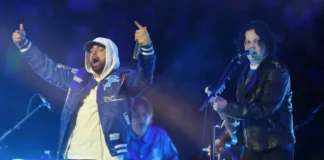 Jack White y Eminem ofrecieron un show de mediotiempo único en el Día de Acción de Gracias
