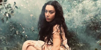 Charli XCX comparte el tema “Wall of Sound”
