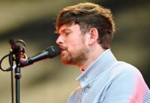 James Blake comparte el tema «I Had A Dream She Took My Hand»