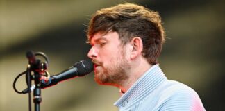 James Blake comparte el tema «I Had A Dream She Took My Hand»