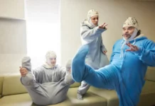 CA7RIEL y Paco Amoroso comparte «Goo Goo Ga Ga» junto a Jack Black