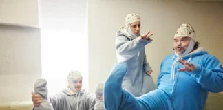 CA7RIEL y Paco Amoroso comparte «Goo Goo Ga Ga» junto a Jack Black