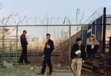 Model/Actriz ha lanzado un nuevo EP titulado Swan Songs