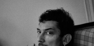 ‘Manifiesto de un Tremendo Delirio’: el nuevo álbum de León Larregui