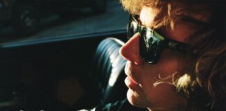 Beck comparte su nueva canción, “Ride Lonesome”