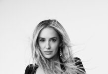 Lainey Wilson comparte el tema, “Phone, Keys, Wallet”