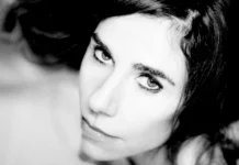 PJ Harvey regresa con el tema “Voyager”