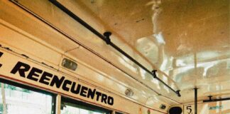 Disfruta del tema «El Reencuentro» de Son Rompe Pera