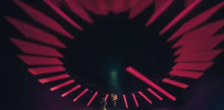 Queens Of The Stone Age han compartido un nuevo sencillo, ‘Where The Goth Girls At?’