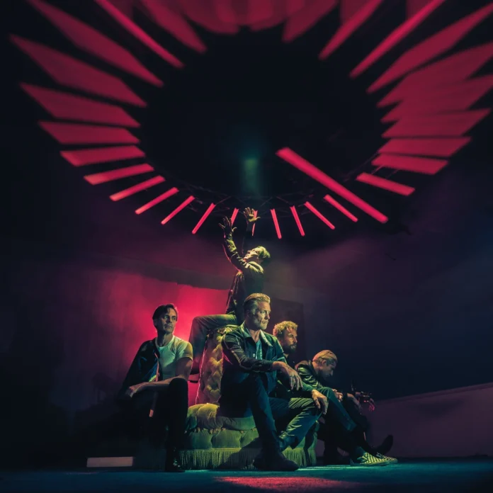 QOTSA-54-_Where-The-Goth-Girls-At