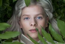 AURORA celebra 10 años de su álbum debut ‘All My Demons Greeting Me As A Friend’