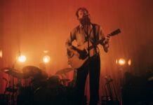 Father John Misty regresa con el tema «The X-panded Universe»