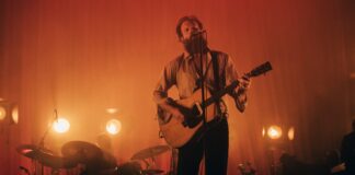 Father John Misty regresa con el tema «The X-panded Universe»