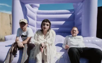 Chvrches comparte el sencillo «Overthinker»