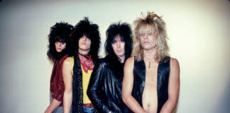 Mötley Crüe lanzó una versión remasterizada de «Take Me To The Top» (Leathür Records Version)”